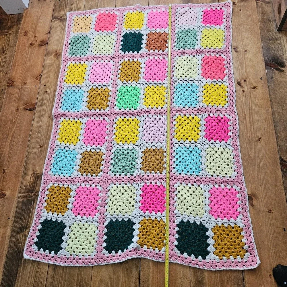 Vintage Handmade Crochet Granny Square Baby Blanket Afghan Multicolor Pink‎
